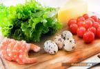 Karides ve kiraz domates salatası: yemek tarifleri