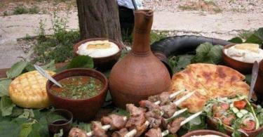 Gürcü mutfağı: ana yemekler ve ne deneneceğine dair ipuçları