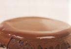 Kek için kakaodan çikolata sosu tarifleri
